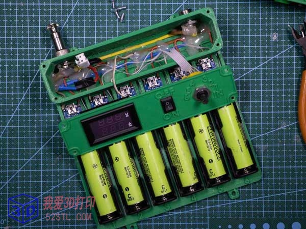 图片[2]-DIY 18650电池充电器-3d打印模型stl免费下载-百度网盘云下载【我爱3D打印】